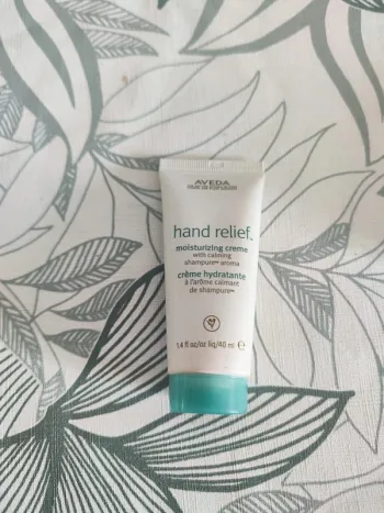 Aveda creme hydratante à l'arome calmant de shampure 40ml à utiliser 24 mois après ouverture
