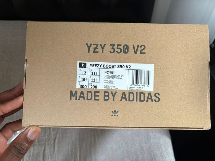 Yeezy 350 - photo numéro 1