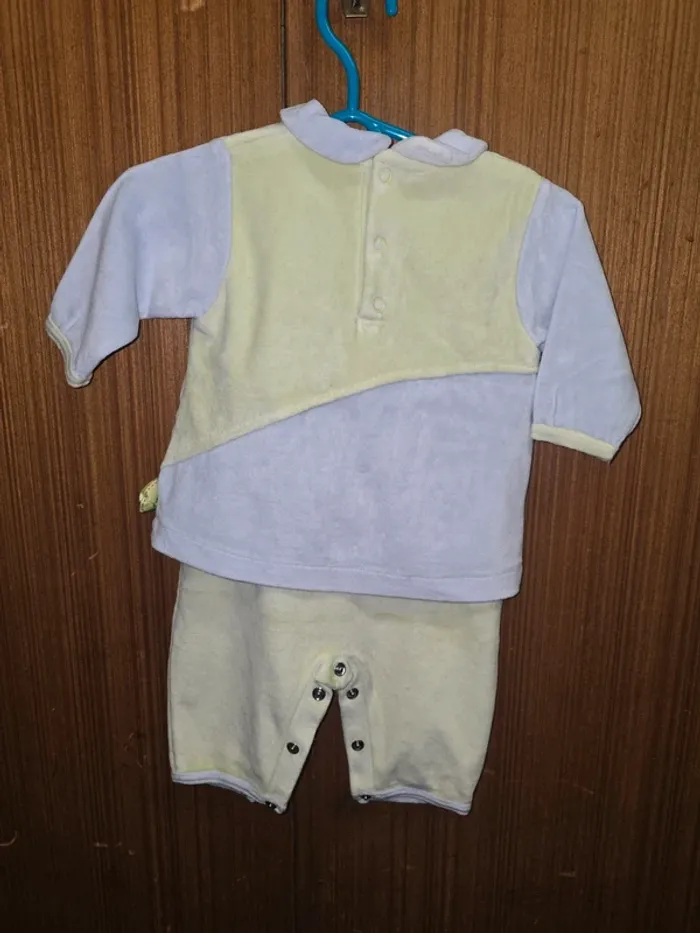 Pyjama / grenouillère bébé mixte – vert pâle et blanc – motif lion & grenouilles - photo numéro 2