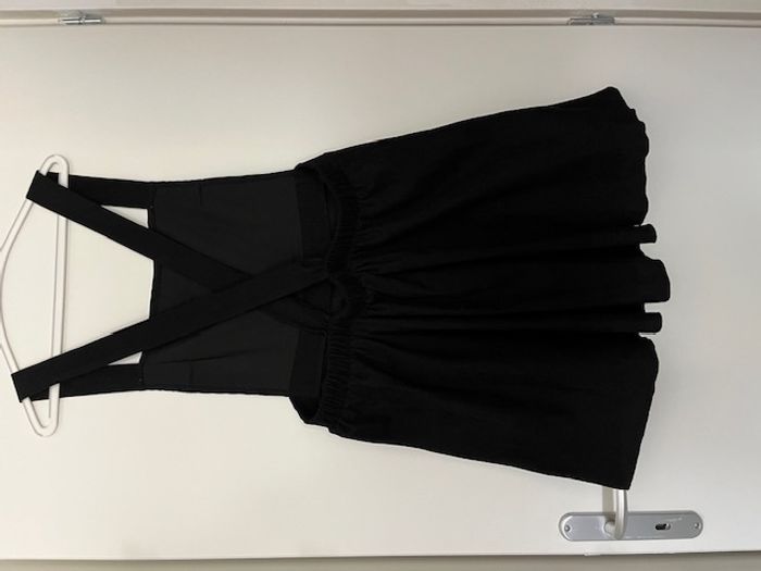 Robe noire SHEIN 1XL – dos croisé élégant, grande taille, bon état - photo numéro 2