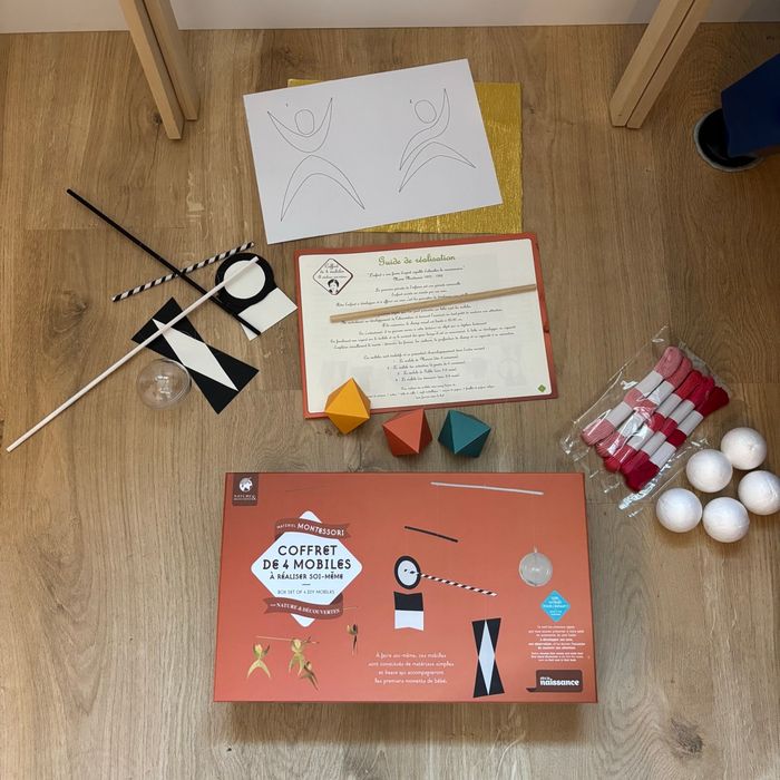 Lot portique et coffret mobiles Montessori - photo numéro 2