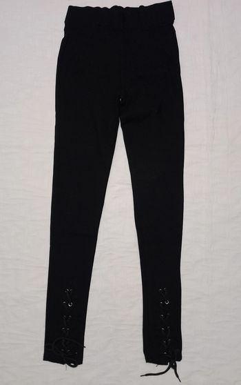 Legging noir avec poche lacets devant