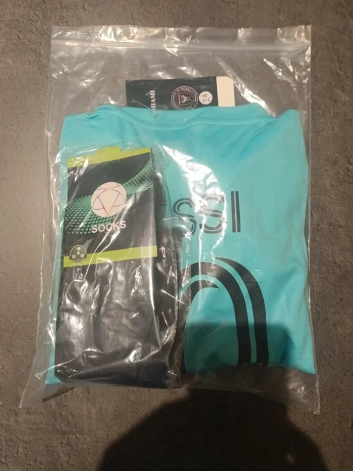 Tenue foot Léo Messi Inter Miami bleu. T.24 - photo numéro 5