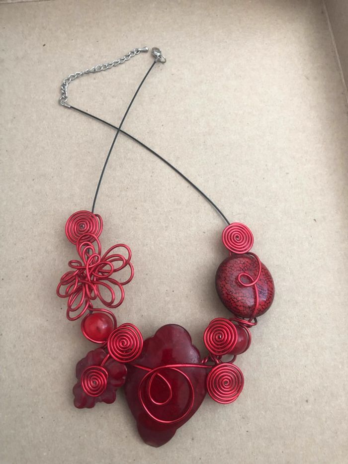 Collier fantaisie rouge
