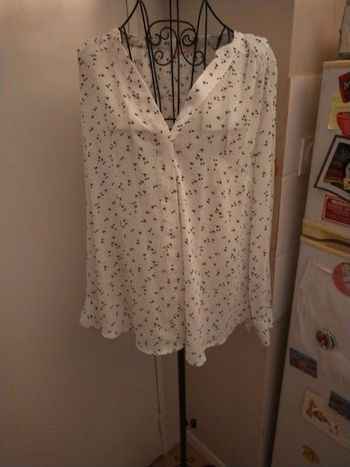 Jolie blouse blanche avec motif sympa