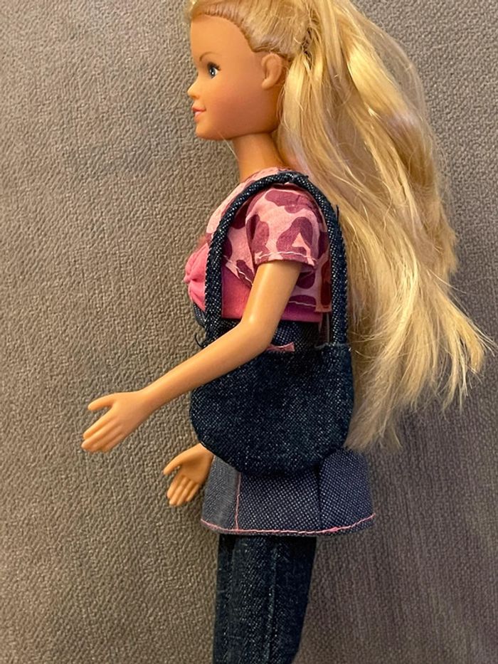 poupée Barbie en jean - photo numéro 3