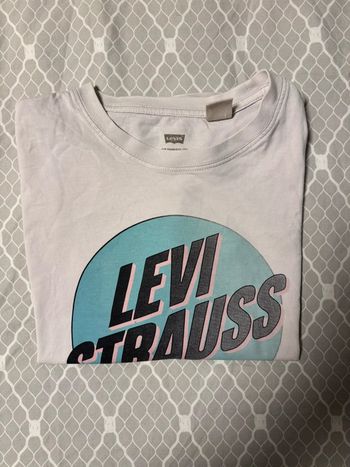 T shirt levis