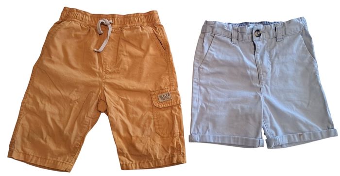 Lot de 2 shorts garçon 5 ans tachés