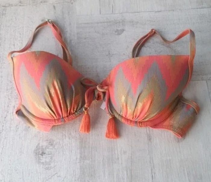 Maillot de bain 2 pièces (bikini) Taille 90B pour le haut et taille 40 pour le bas - photo numéro 2