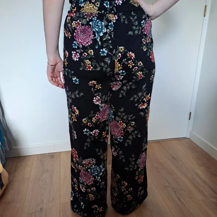 Pantalon fluide fleuri - photo numéro 2