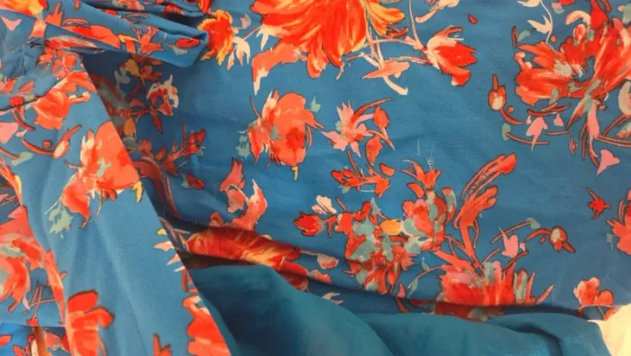 Robe longue portefeuille bleue fleurie à volants – Inspiration Studio (Taille M) - photo numéro 5