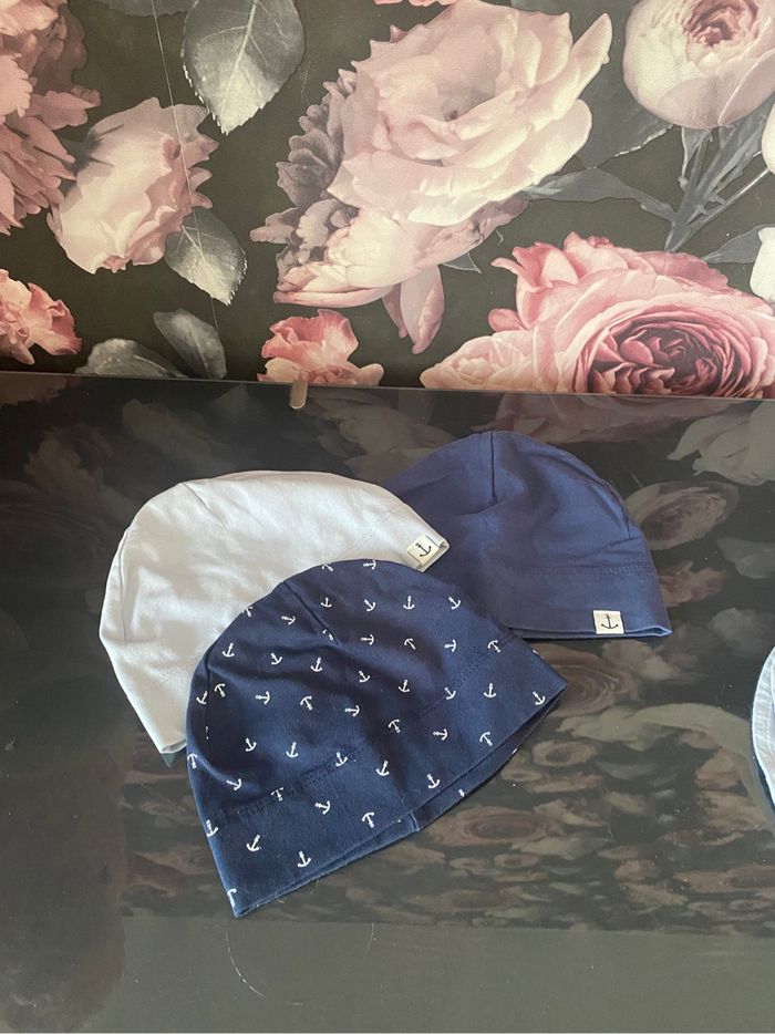 LOT BAVOIRS/ BONNETS/ BANDANAS - photo numéro 3