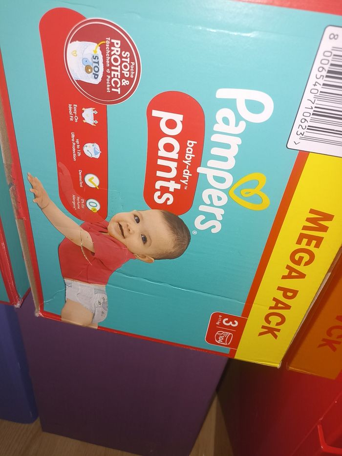 Couches Pampers