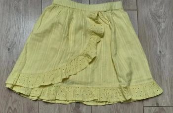 Jupe jaune avec broderie tape à l'oeil 10 ans neuve jamais portée