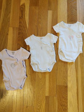 Lot 3 bodys manche courte