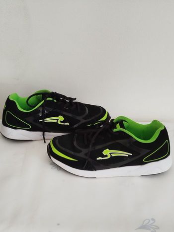 Baskets noir et vert Airness taille 38