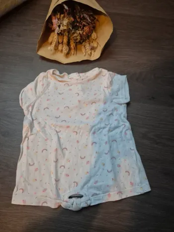 Magnifique t-shirt avec arc en ciel TAO 9 mois