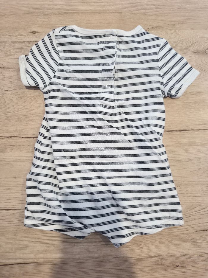 Barboteuse manches courtes blanches a rayures bleu, Kiabi, 18 mois - photo numéro 2