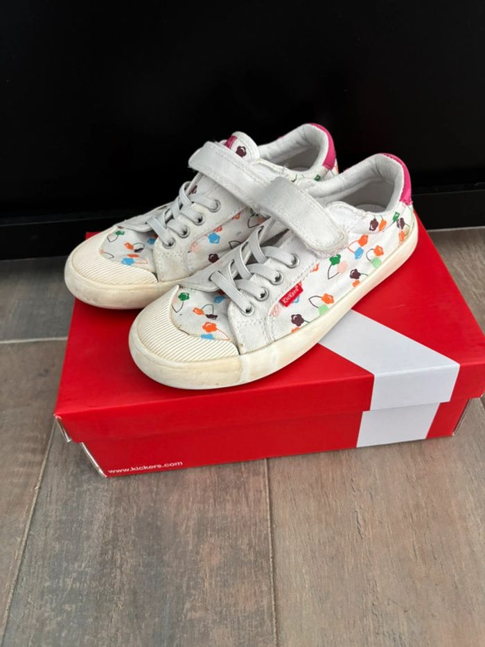 Baskets sneakers kickers pointure 33 kickgoldi blanches - photo numéro 2