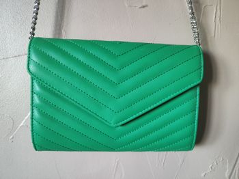 Sac à main neuf porté épaule vert