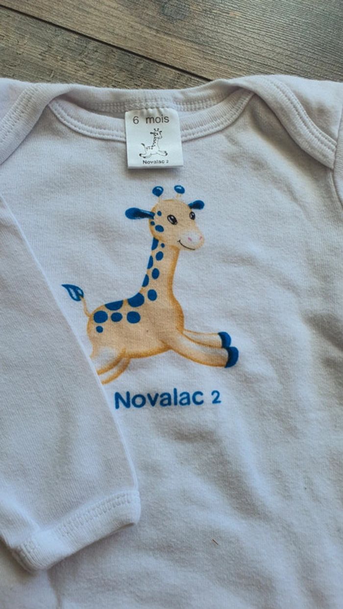 Body novalac 6 mois 68 cm en très bon état - photo numéro 3