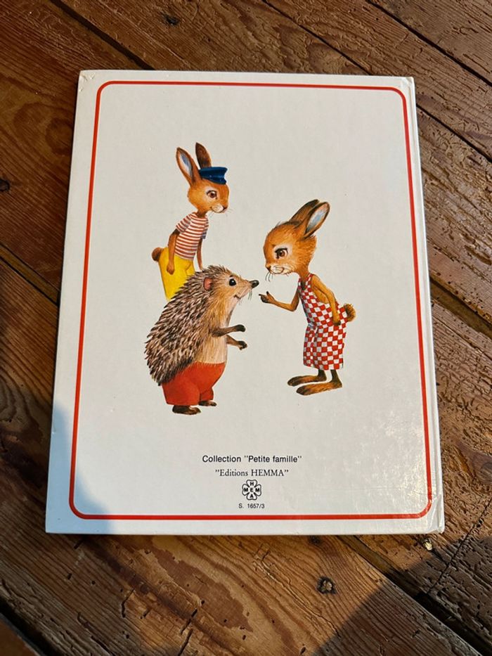 Livre ancien vintage Hemma La petite famille lapin collection petite famille cartonné - photo numéro 2