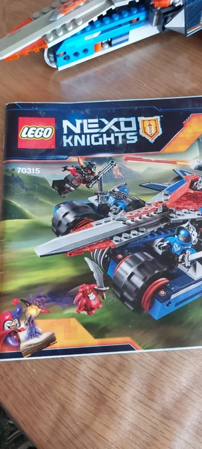 Lego nexo knights l'épée rugissante de clay - photo numéro 6