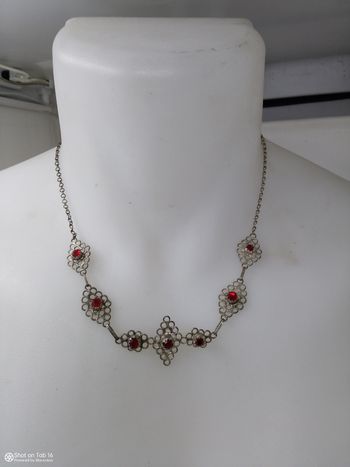 Ancien collier chic bouton en filigrane argenté