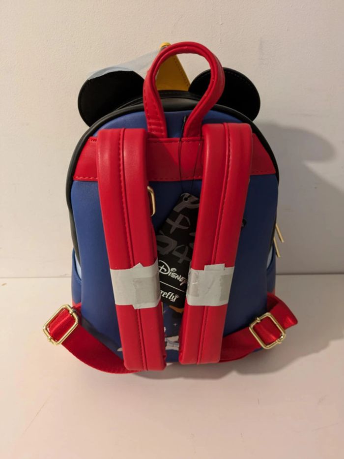 Sac à dos Loungefly Minnie "Brave Little Tailor" - photo numéro 3