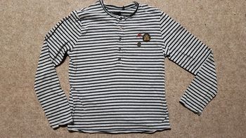 Superbe tee shirt manches longues garçon 8ans ikks