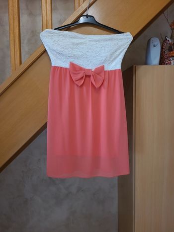 Robe sans bretelles avec noeud