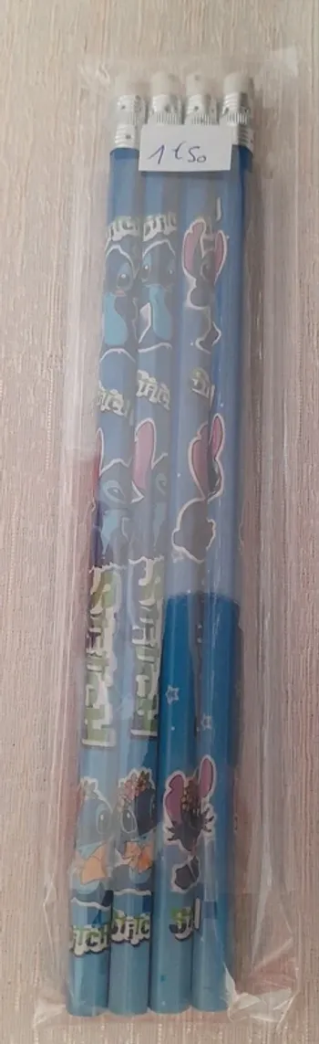 4 crayons de bois stitch