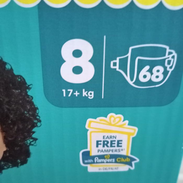 Lot Pampers baby dry taille 8 (136 couches) - photo numéro 2
