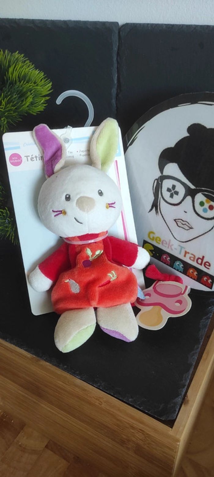Doudou Tetinou lapin Sucre d'orge blanc orange rouge légumes carotte navet poire vert violet
