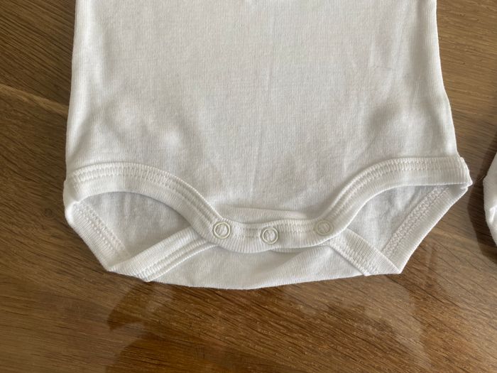 Lot de 2 bodies petit bateau blanc neuf 3 mois - photo numéro 6