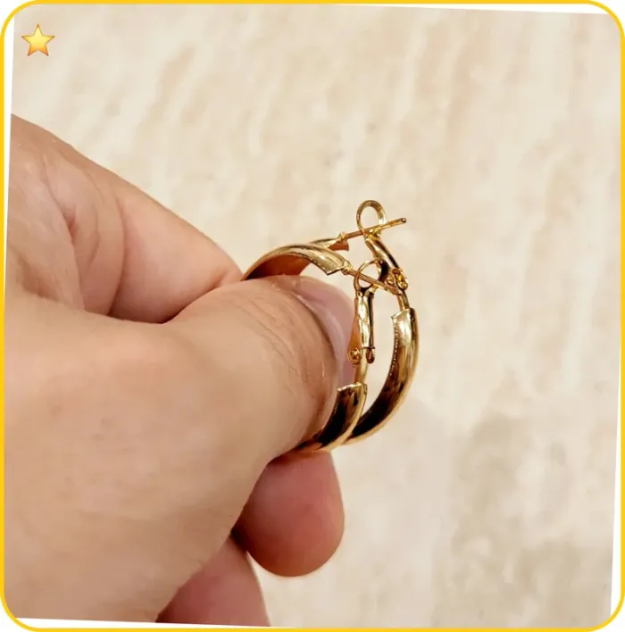 Boucles d’oreilles créoles dorées – Bijoux fantaisie intemporels - Très bon état - photo numéro 3