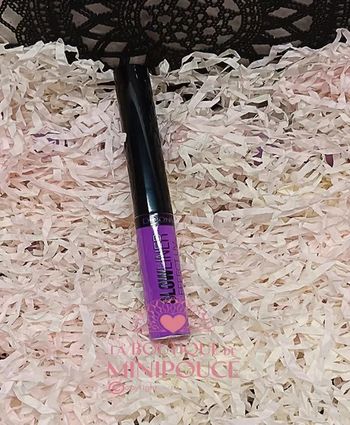 Eyeliner glow effet uv neon (6)