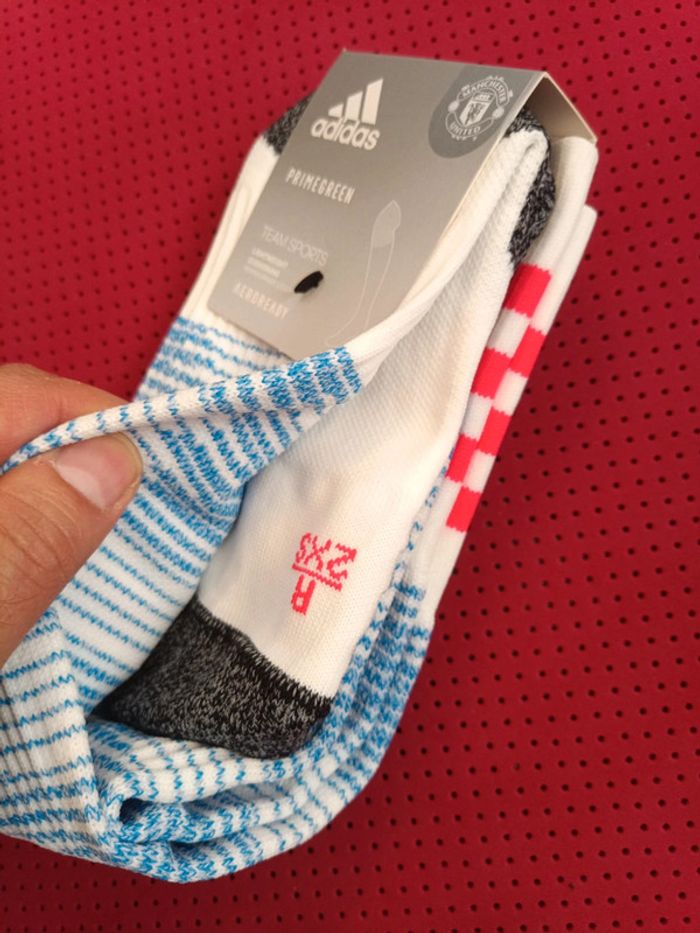 Chaussettes de foot Manchester United, Adidas Authentique Officiel taille 31/33, Neuf - photo numéro 4