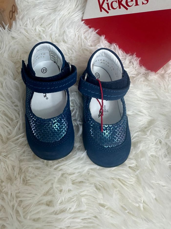 Paire de chaussures Kickers taille 21 - photo numéro 3