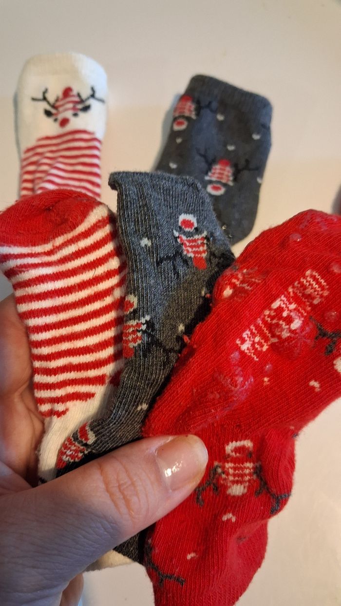 Lot chaussettes Noël 17/18 - photo numéro 3