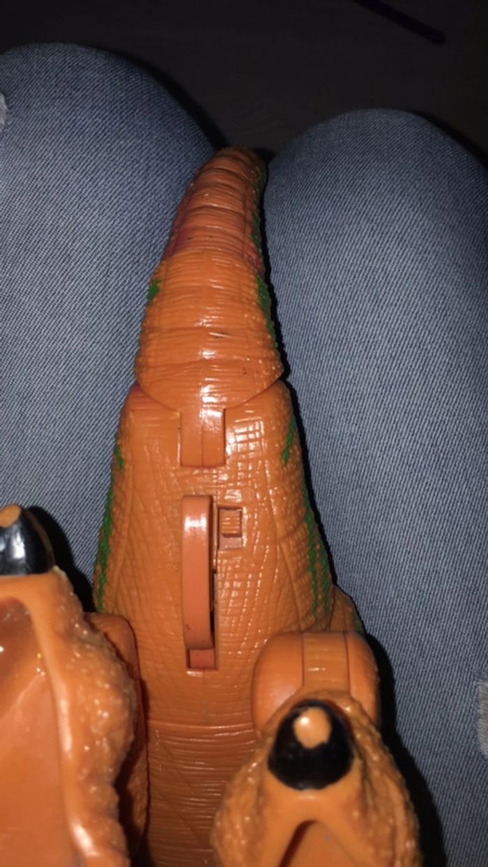 Gros dinosaure sonore et articulé - photo numéro 2