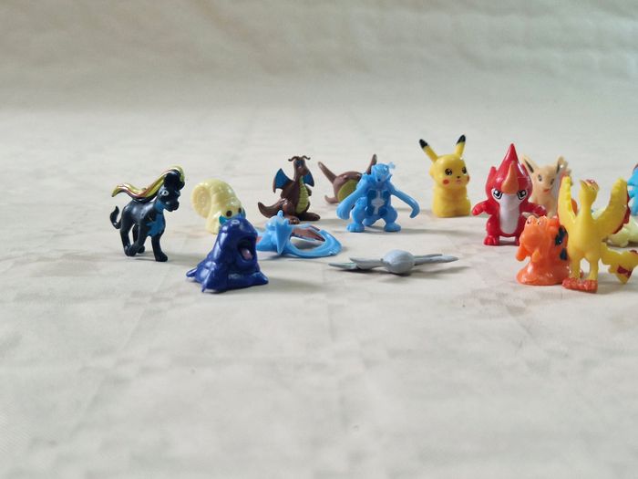 Lot de 24 petites figurines pokemon - photo numéro 2