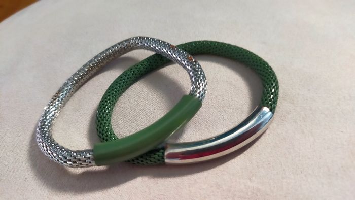 Lot de 2 bracelets rigides verts & argentés – Collection Émeraude Urbaine - photo numéro 2
