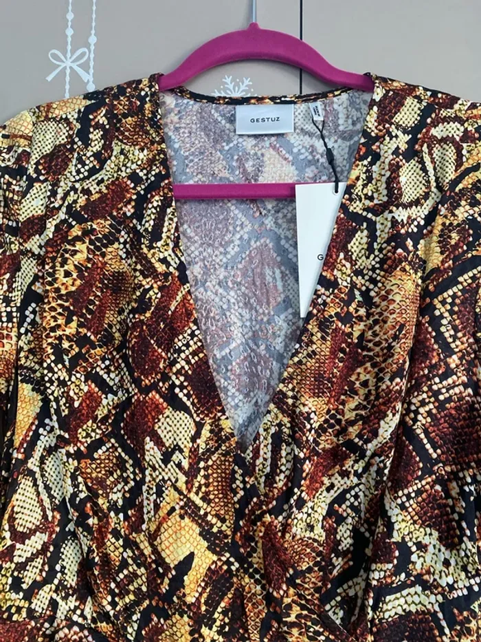 Très jolie robe longue imprimé « serpent » NEUVE - photo numéro 2