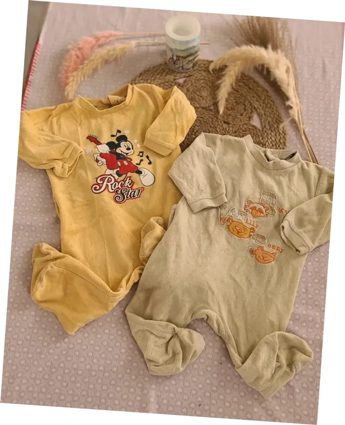 Lot pyjamas 12/18 mois