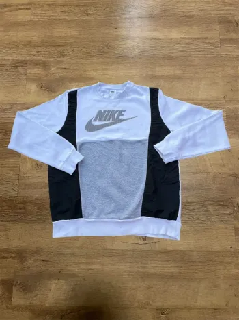 Pull Nike rétro blanc/noir taille S