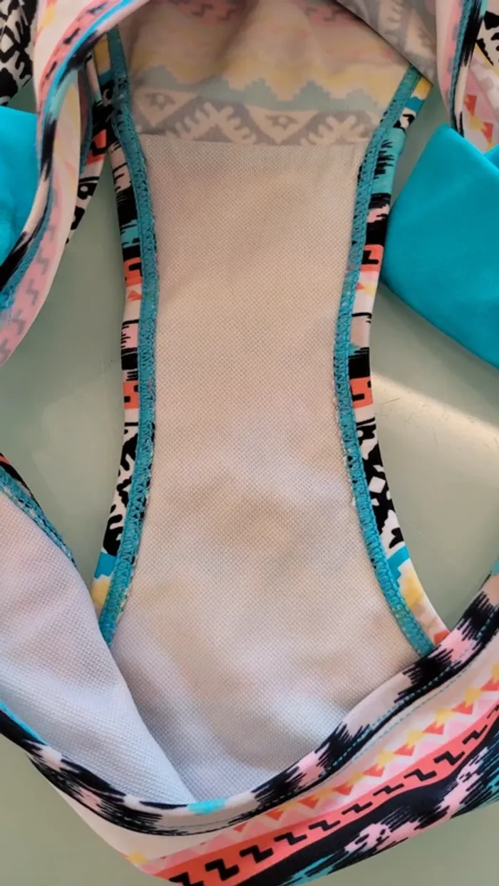Maillot de bain deux pièces forme triangle - photo numéro 4