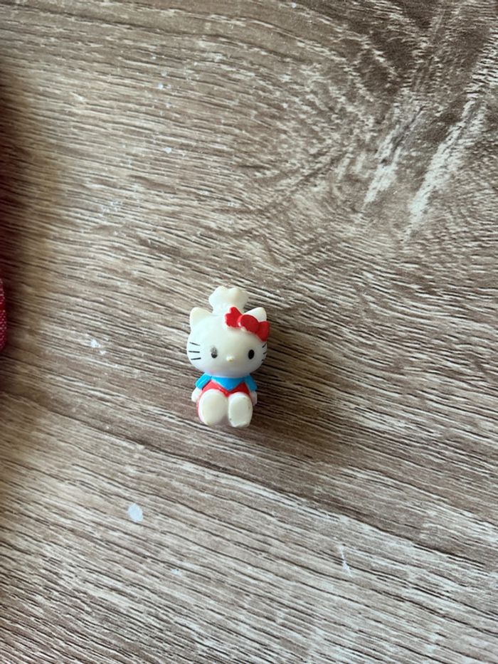 Figurine hello kitty