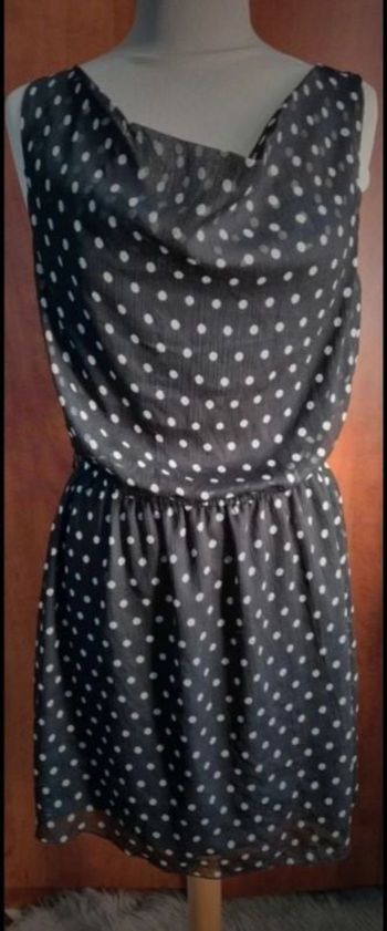 Robe noir à pois gris taille 40