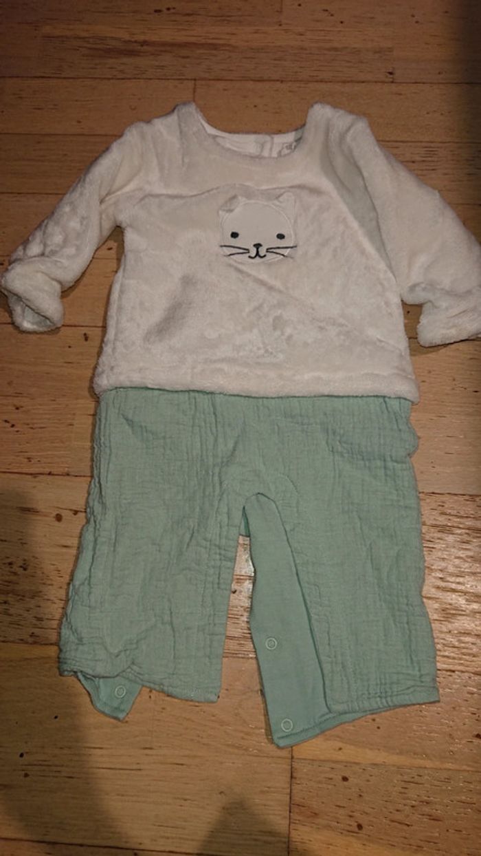 Pyjama 1 piece mi tout doux mi gaze de coton blanc et vert d'eau